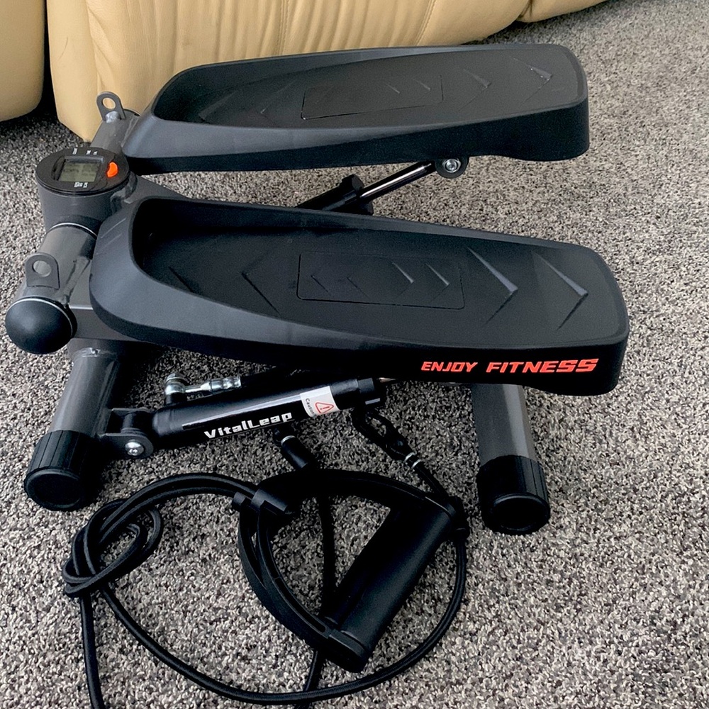 VitalLeap stepper with attachable arm bands